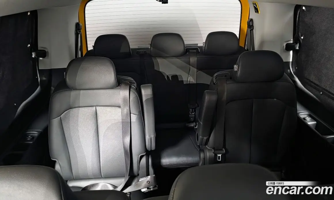 Hyundai Staria 2024 3.5 автомат (гидро), фото 19