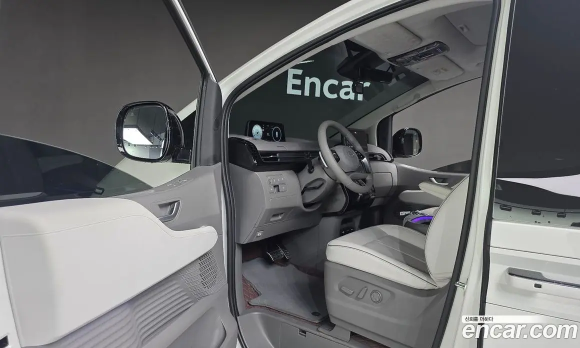 Hyundai Staria 2025 2.2 автомат (гидро), фото 13