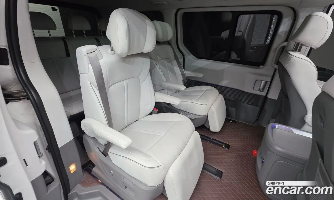 Hyundai Staria 2025 2.2 автомат (гидро), фото 24