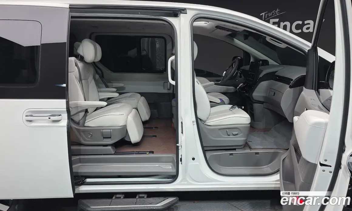 Hyundai Staria 2025 2.2 автомат (гидро), фото 28