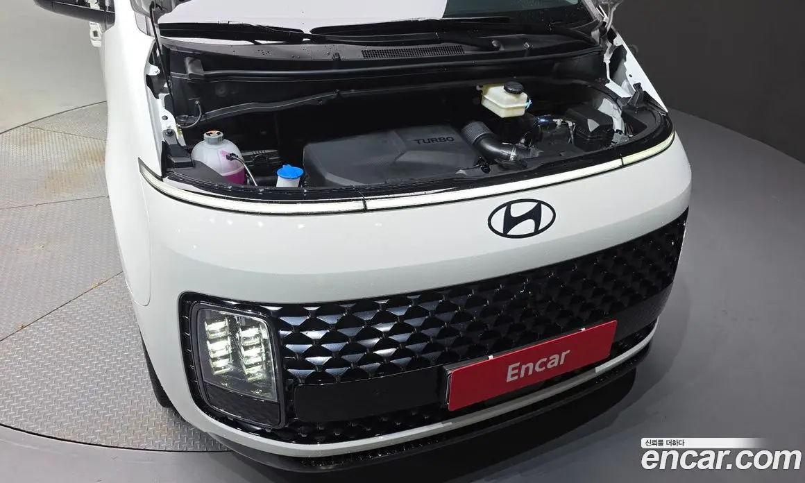 Hyundai Staria 2025 2.2 автомат (гидро), фото 6