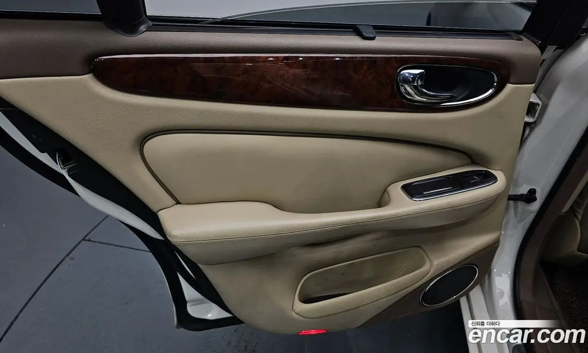 Jaguar XJ 2007 2.7 автомат (гидро), фото 14