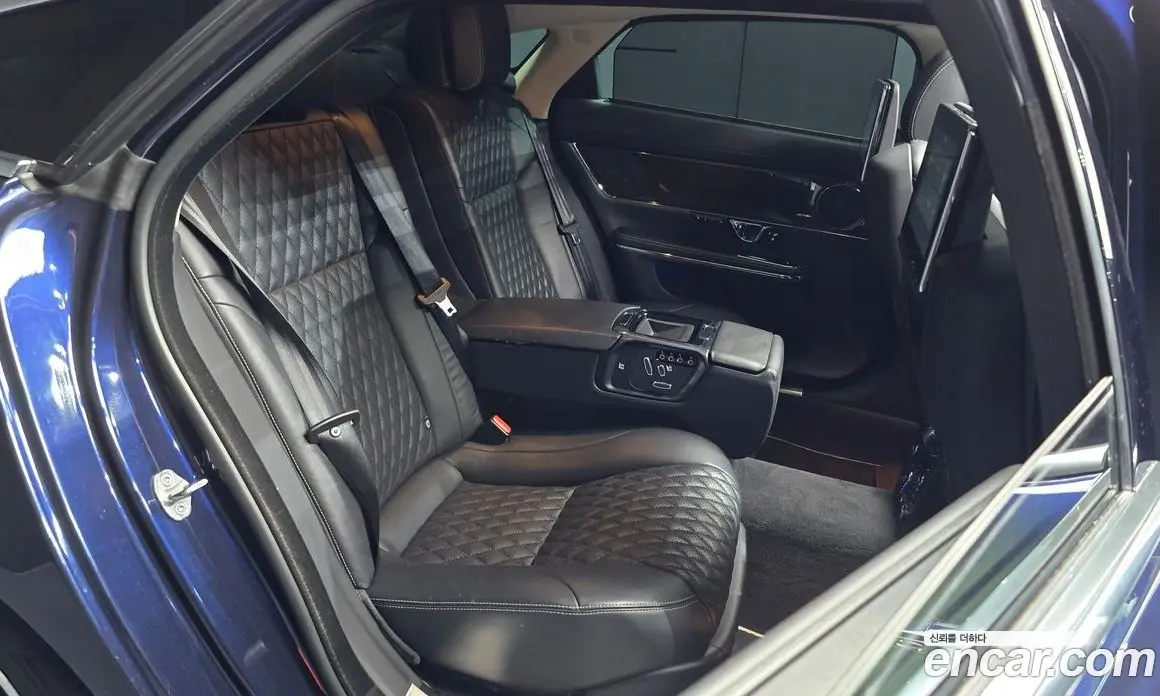Jaguar XJ 2019 3.0 автомат (гидро), фото 11