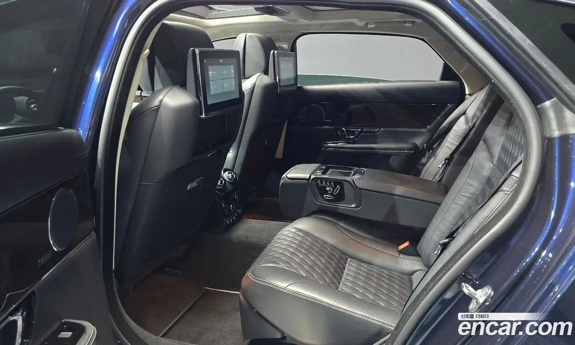 Jaguar XJ 2019 3.0 автомат (гидро), фото 12