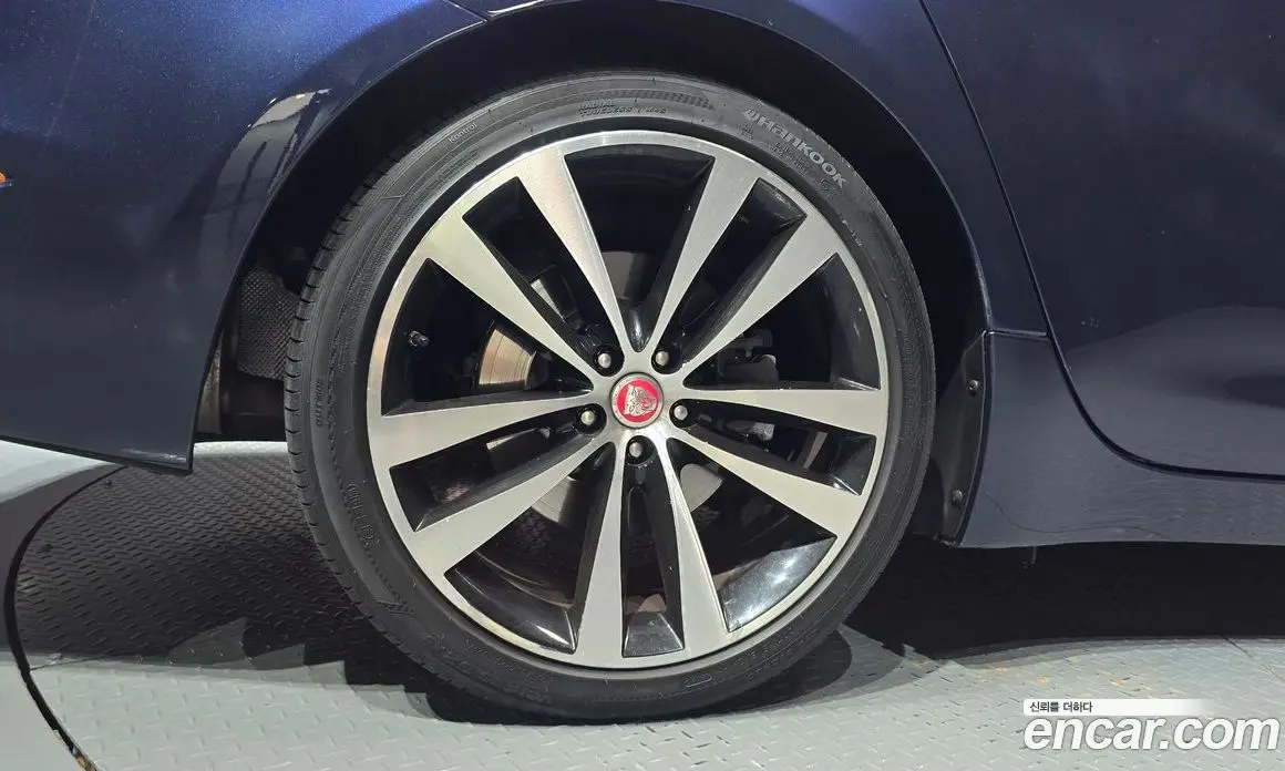 Jaguar XJ 2019 3.0 автомат (гидро), фото 5