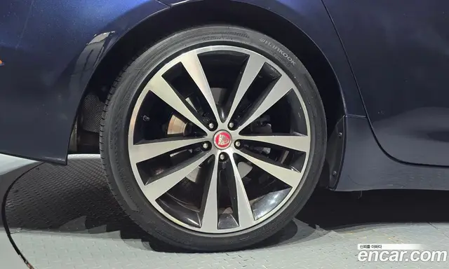 Jaguar XJ 2019 3.0 автомат (гидро), миниатюра 5