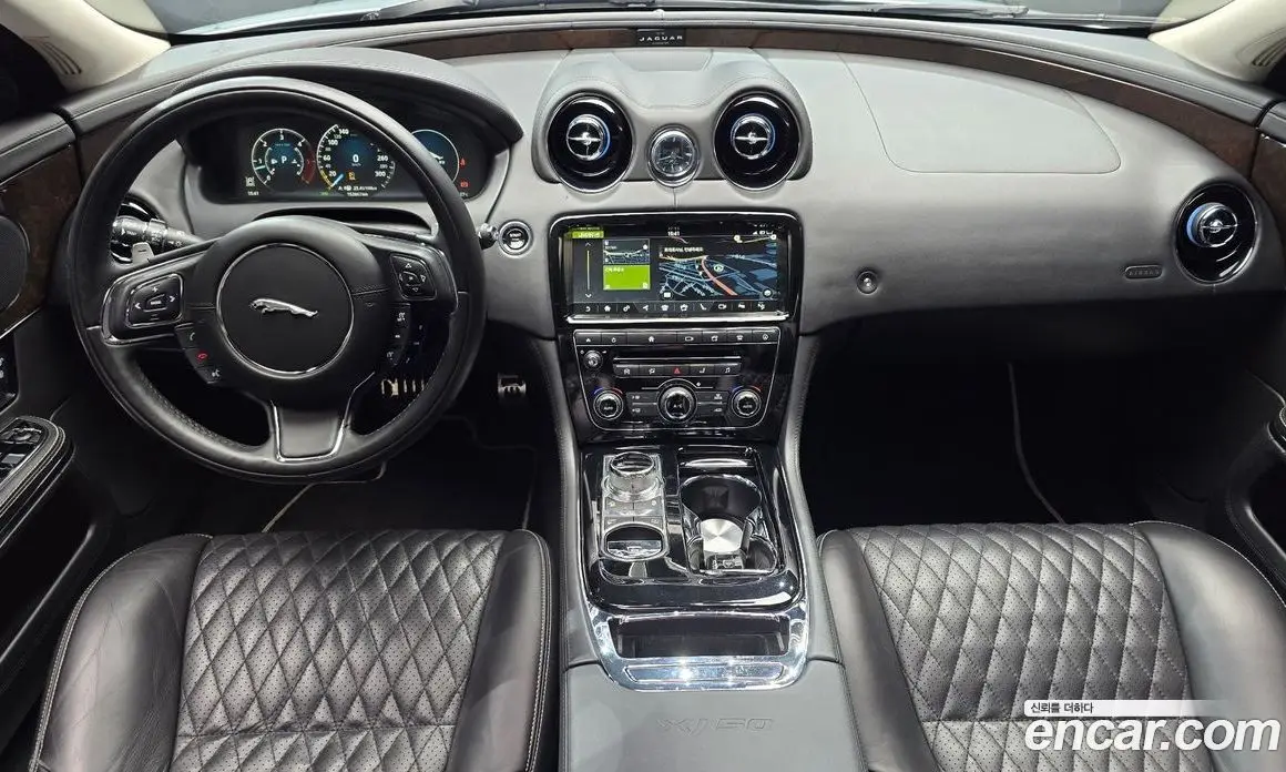 Jaguar XJ 2019 3.0 автомат (гидро), фото 7