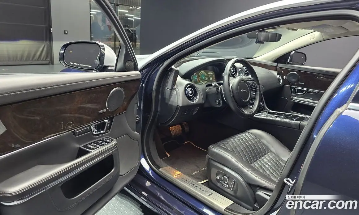 Jaguar XJ 2019 3.0 автомат (гидро), фото 10