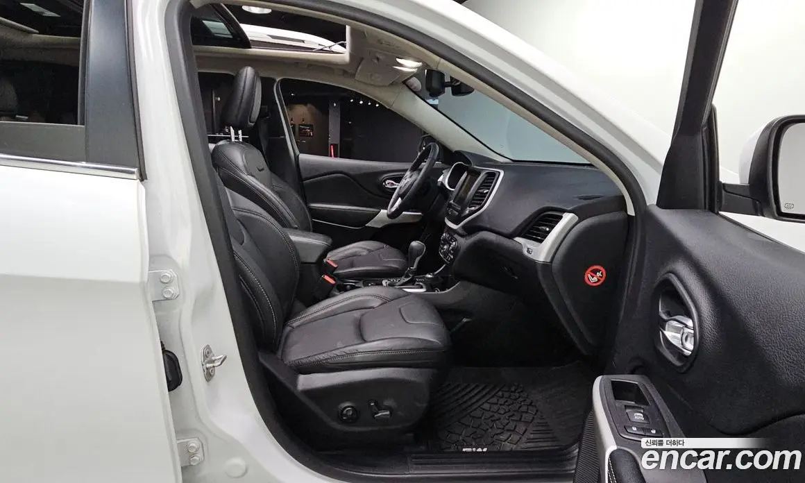 Jeep Cherokee 2018 2.4 автомат (гидро), фото 12