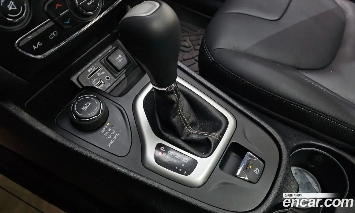 Jeep Cherokee 2018 2.4 автомат (гидро), фото 9