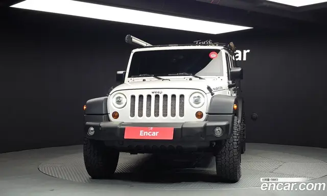 Jeep Wrangler 2013 2.8 автомат (гидро), миниатюра 3