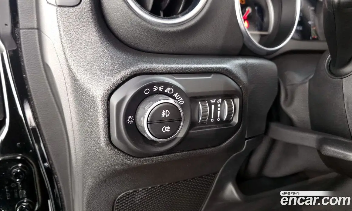 Jeep Wrangler 2020 2.0 автомат (гидро), фото 18 Jeep Wrangler 2020 2.0 автомат (гидро), фото 18