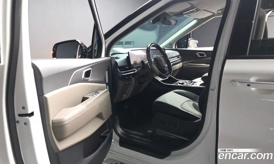 Kia Carnival 2023 1.6 автомат (гидро), фото 12
