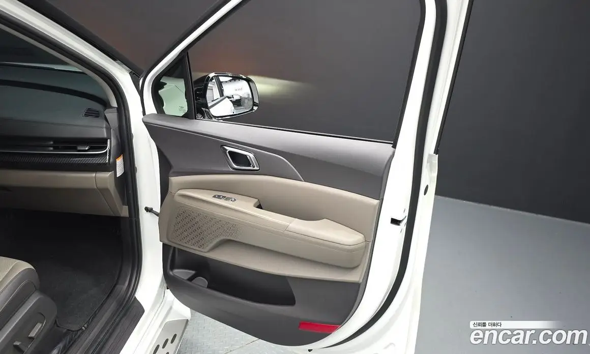 Kia Carnival 2023 1.6 автомат (гидро), фото 13