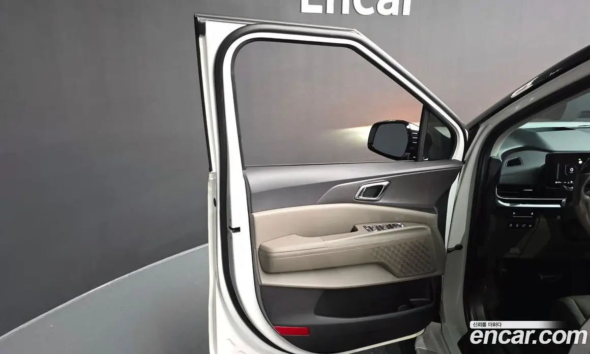 Kia Carnival 2023 1.6 автомат (гидро), фото 14