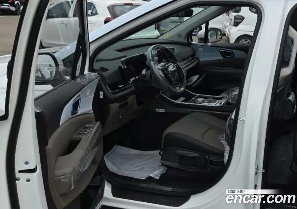 Kia Carnival 2026 1.6 автомат (гидро), фото 4