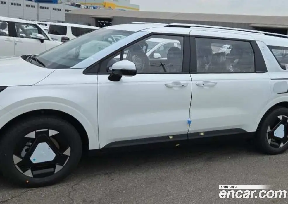 Kia Carnival 2026 1.6 автомат (гидро), фото 5