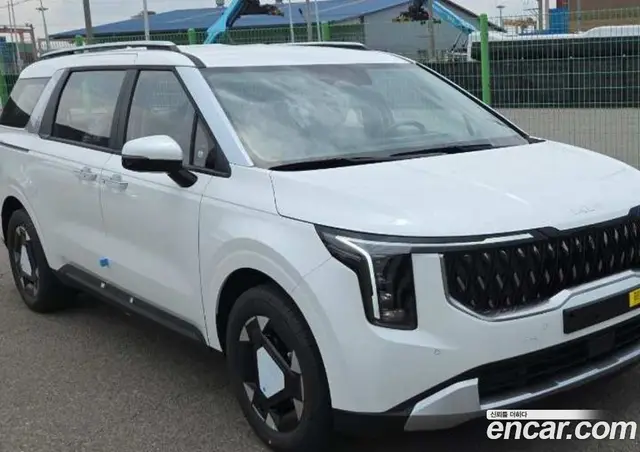 Kia Carnival 2026 1.6 автомат (гидро), миниатюра 8