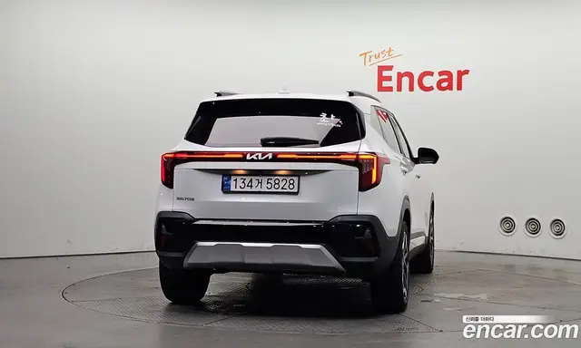 Kia Seltos 2023 2.0 автомат (гидро), миниатюра 4