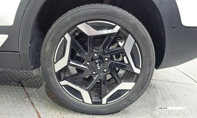 Kia Seltos 2023 2.0 автомат (гидро), миниатюра 7