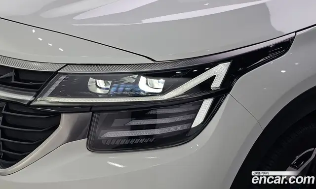 Kia Seltos 2023 2.0 автомат (гидро), миниатюра 8