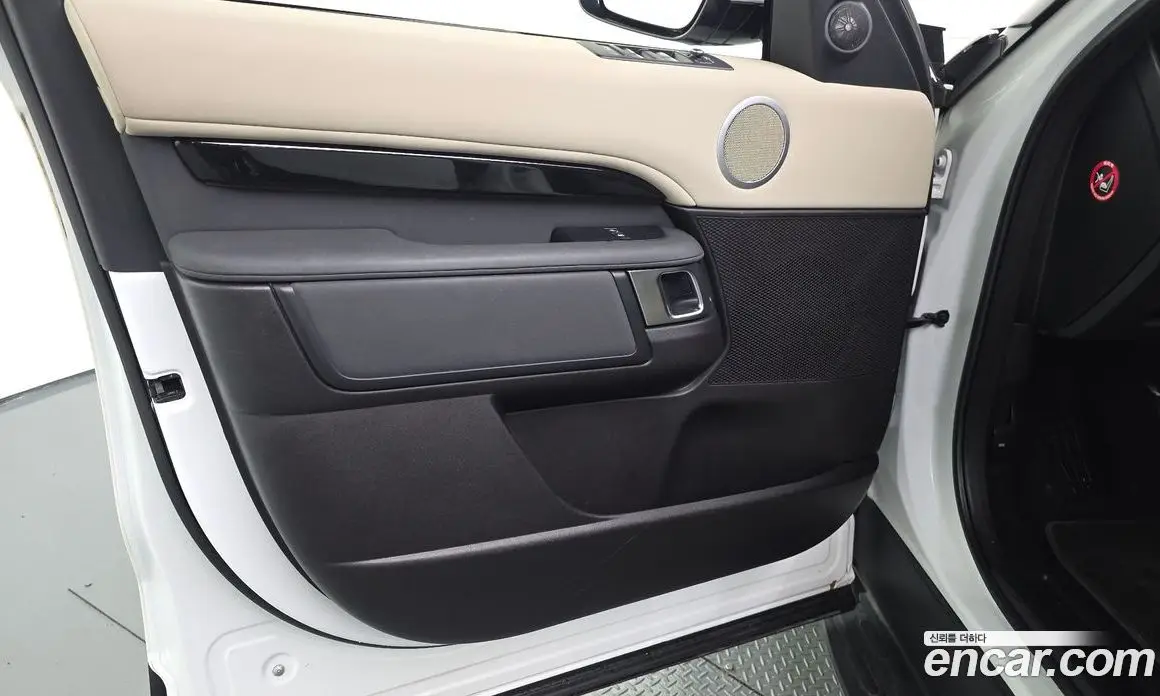 Land Rover Discovery 2018 2.0 автомат (гидро), фото 14