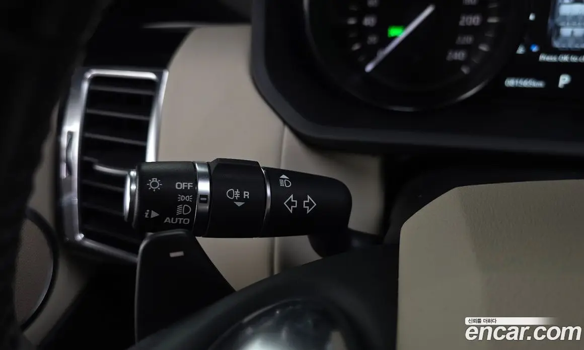 Land Rover Discovery 2018 2.0 автомат (гидро), фото 32