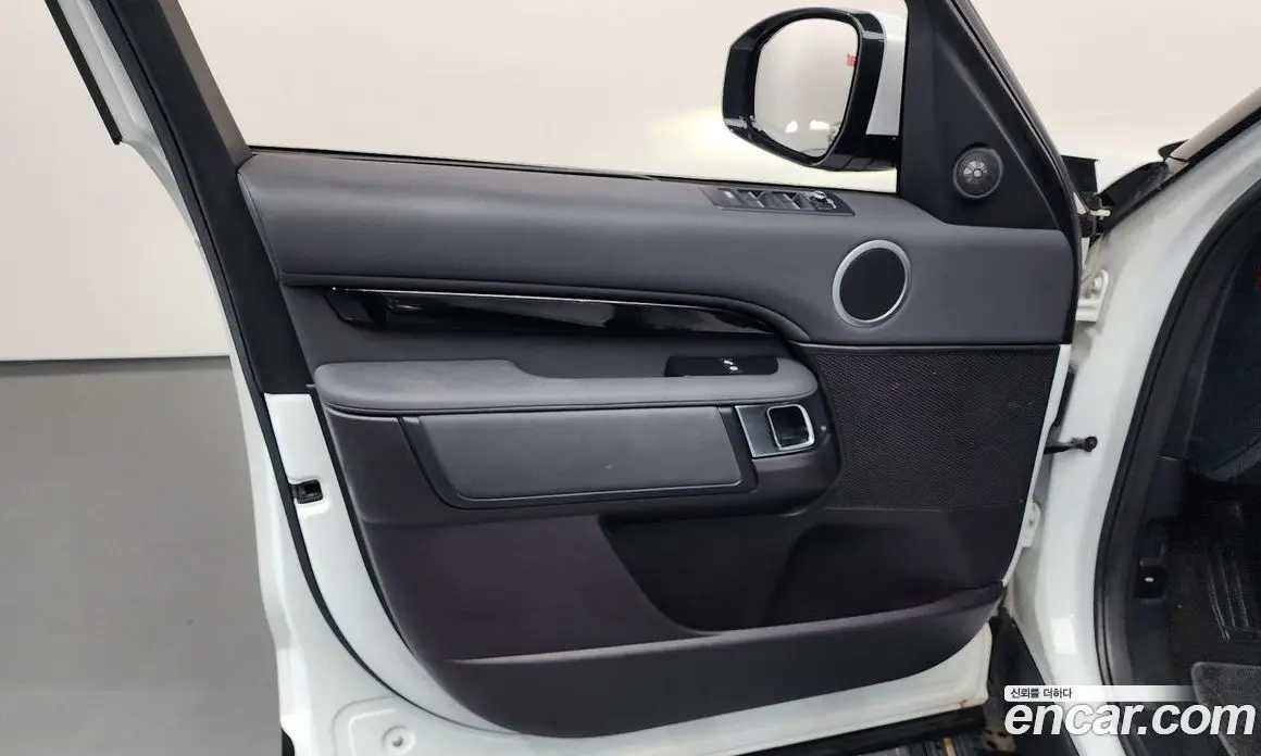 Land Rover Discovery 2019 2.0 автомат (гидро), фото 14
