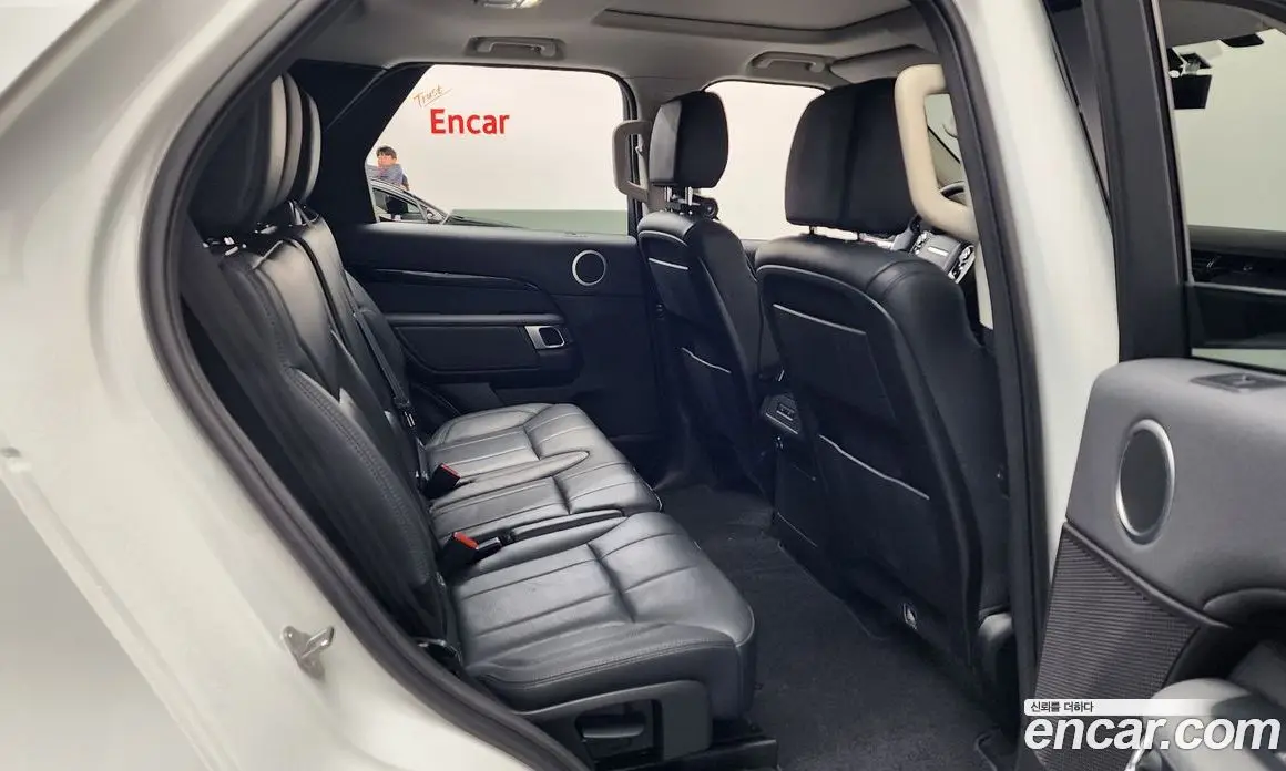 Land Rover Discovery 2019 2.0 автомат (гидро), фото 17