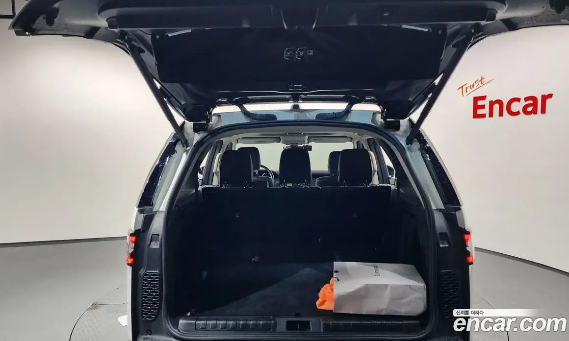 Land Rover Discovery 2019 2.0 автомат (гидро), фото 29