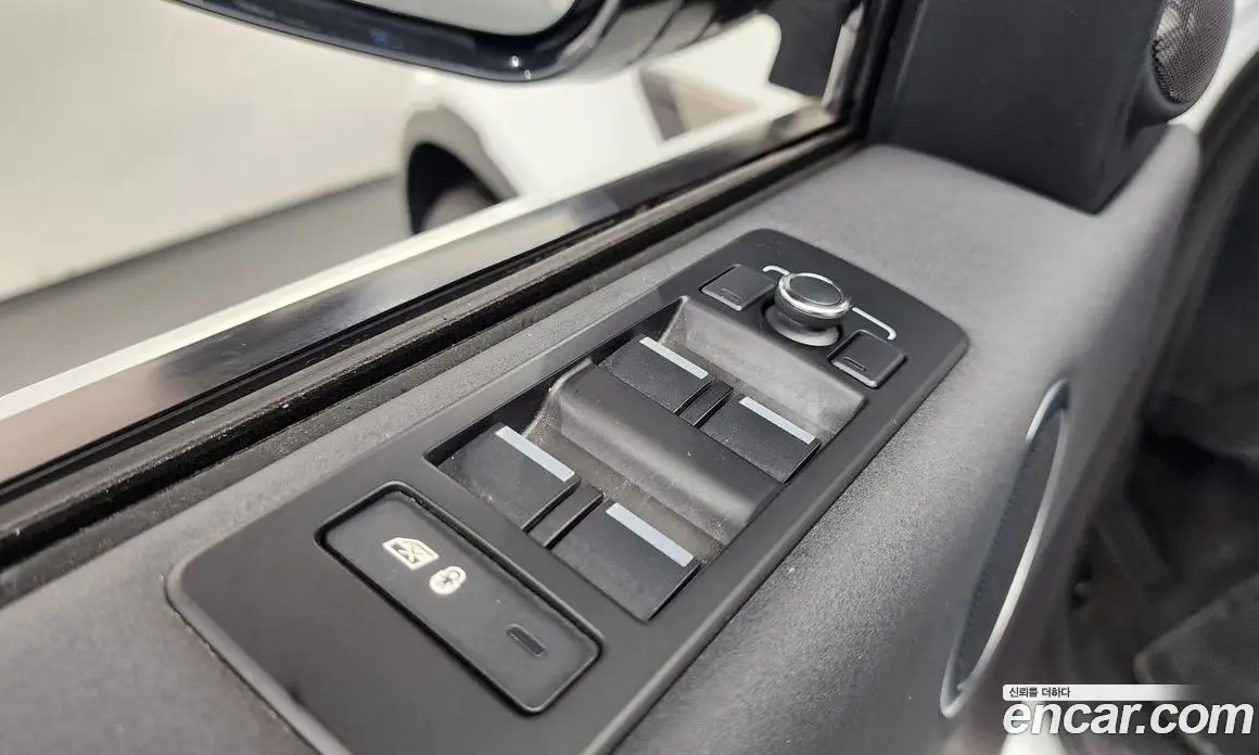 Land Rover Discovery 2019 2.0 автомат (гидро), фото 33
