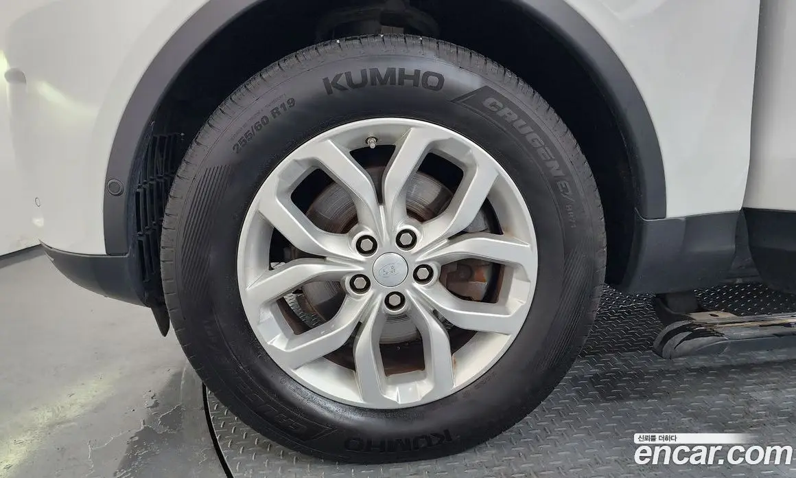 Land Rover Discovery 2019 2.0 автомат (гидро), фото 5