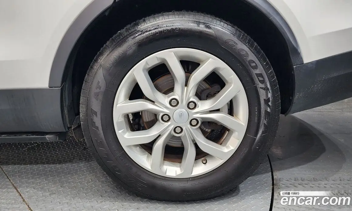 Land Rover Discovery 2019 2.0 автомат (гидро), фото 7