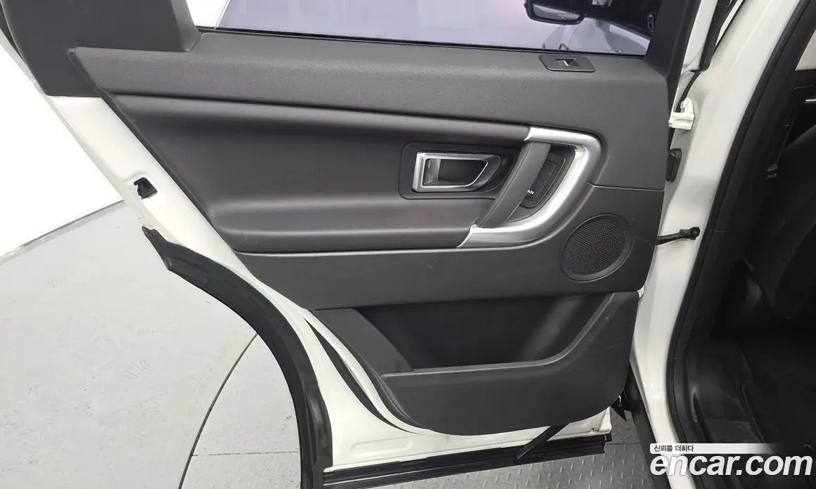 Land Rover Discovery Sport 2019 2.0 автомат (гидро), фото 14