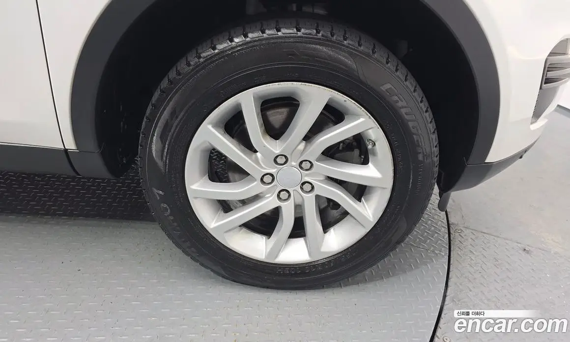 Land Rover Discovery Sport 2019 2.0 автомат (гидро), фото 6