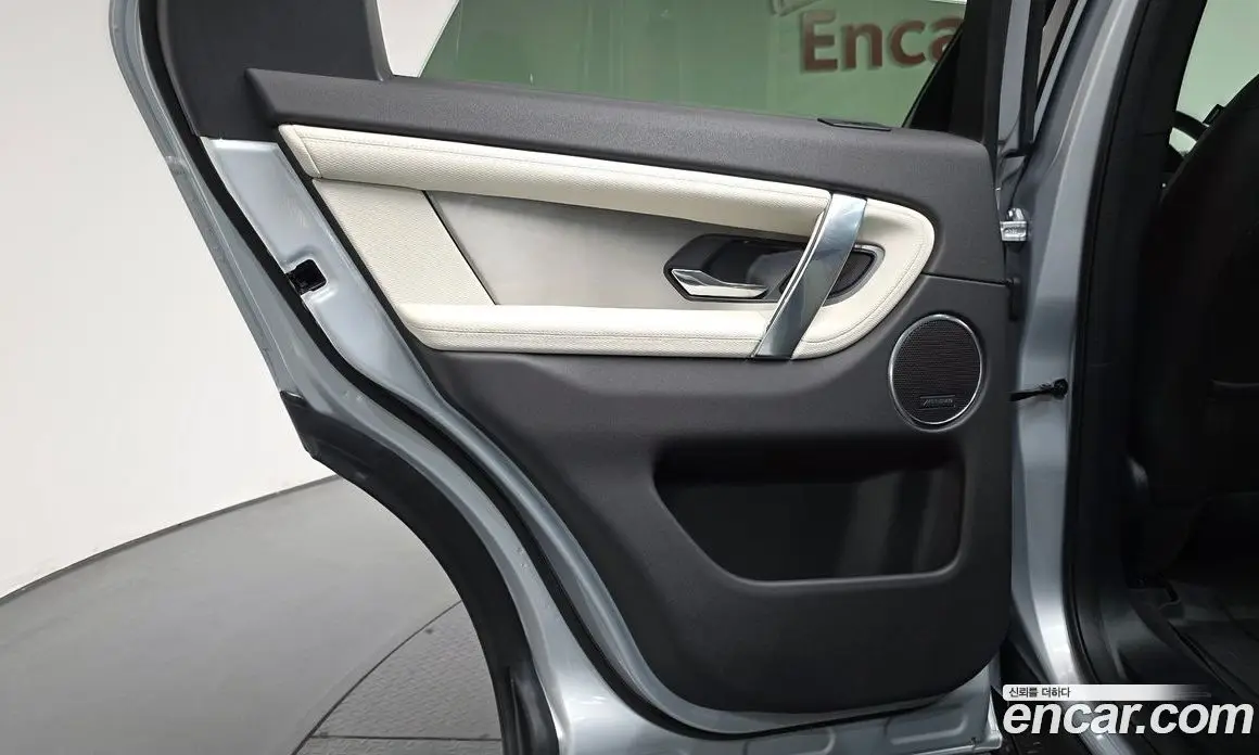 Land Rover Discovery Sport 2024 2.0 автомат (гидро), фото 14