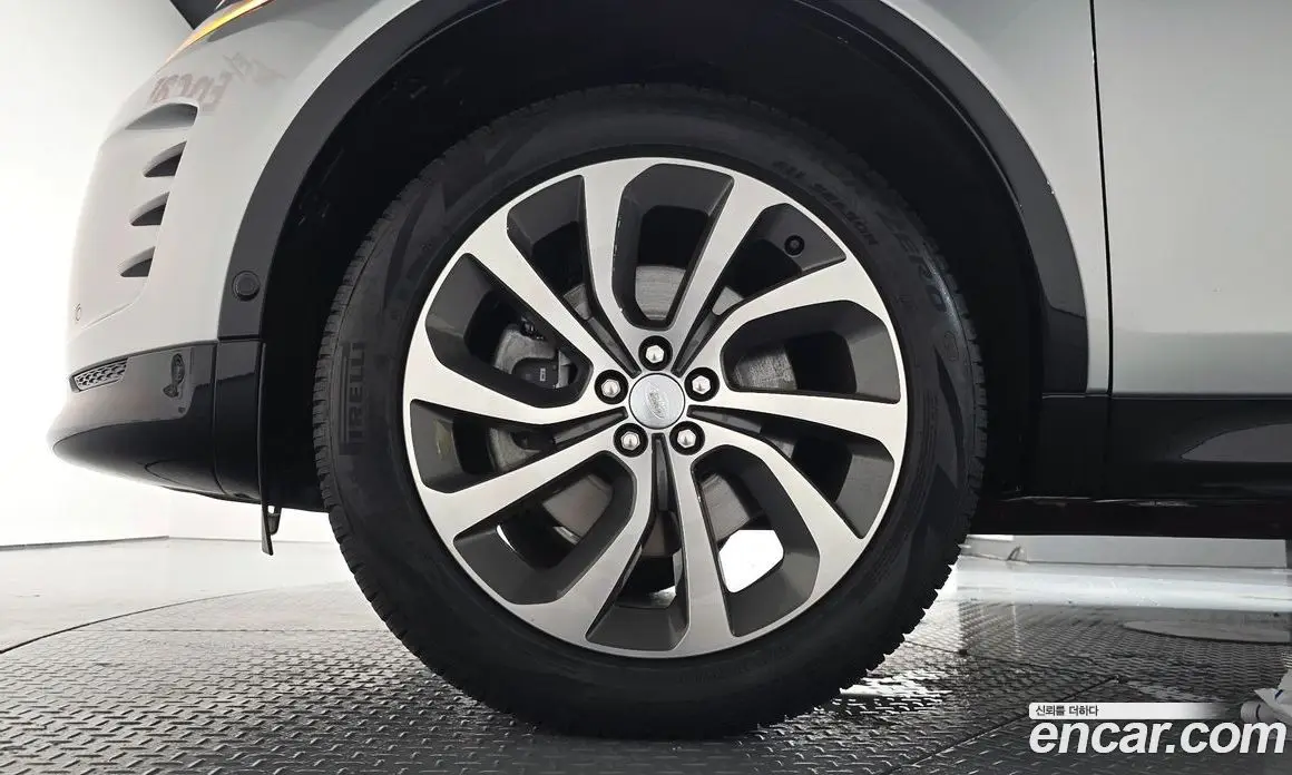 Land Rover Discovery Sport 2024 2.0 автомат (гидро), фото 4