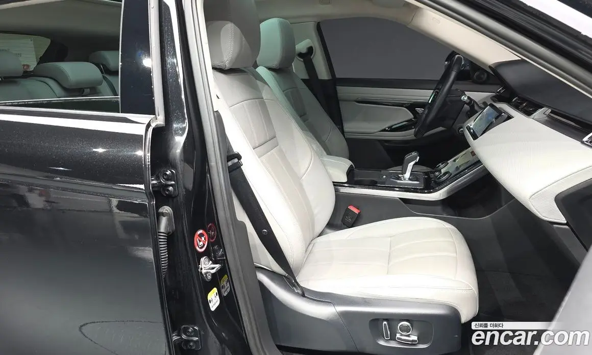 Land Rover Range Rover Evoque 2021 2.0 автомат (гидро), фото 11