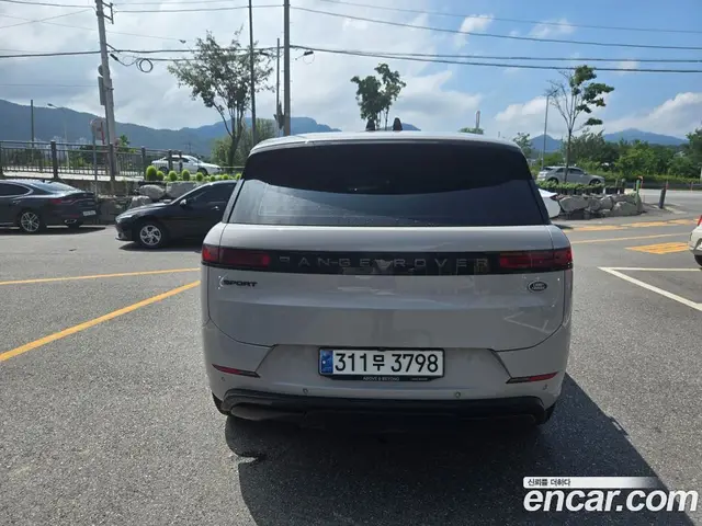 Land Rover Range Rover Sport 2023 3.0 автомат (гидро), миниатюра 4