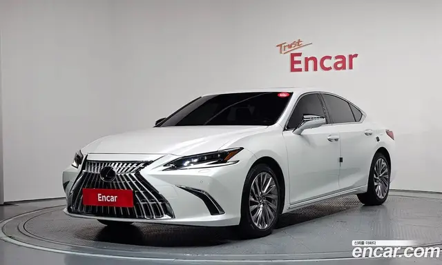 Lexus ES, 2025, 13 132 км