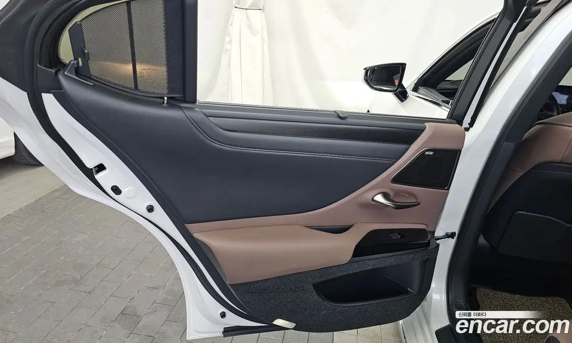 Lexus ES 2025 2.5 автомат (гидро), фото 15