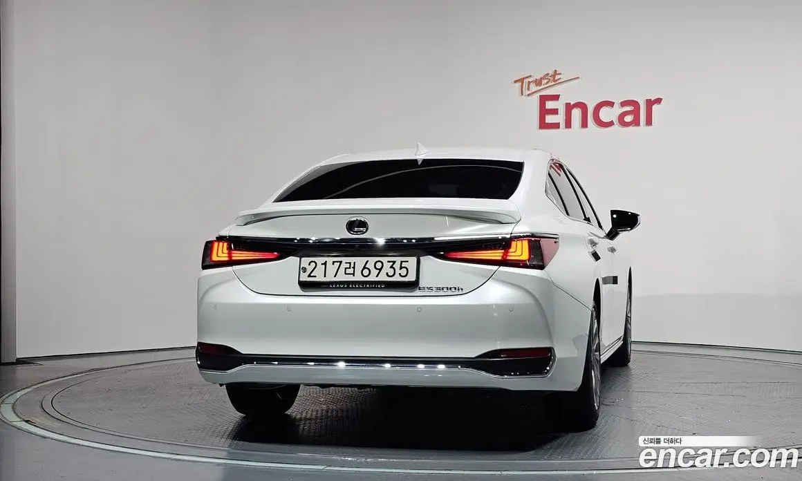 Lexus ES 2025 2.5 автомат (гидро), фото 4