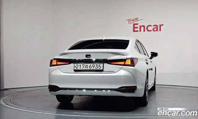 Lexus ES 2025 2.5 автомат (гидро), миниатюра 4