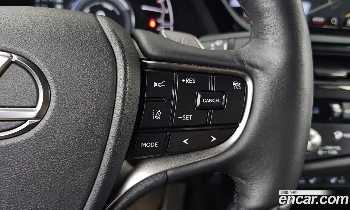 Lexus ES 2025 2.5 автомат (гидро), фото 35