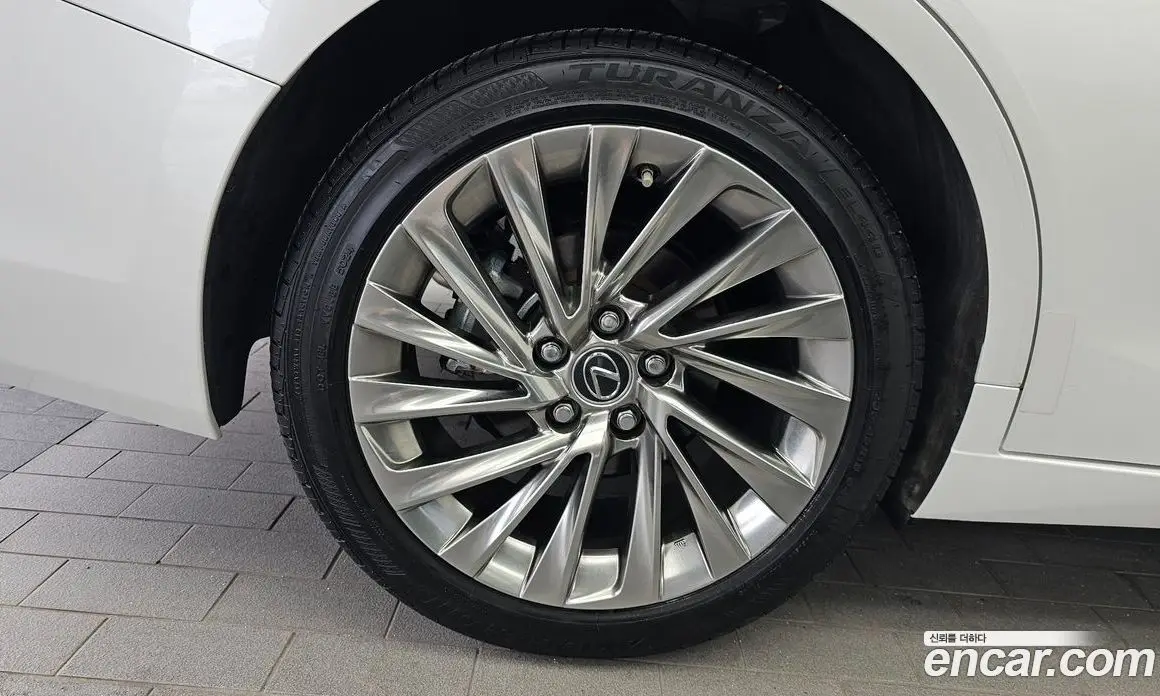 Lexus ES 2025 2.5 автомат (гидро), фото 5
