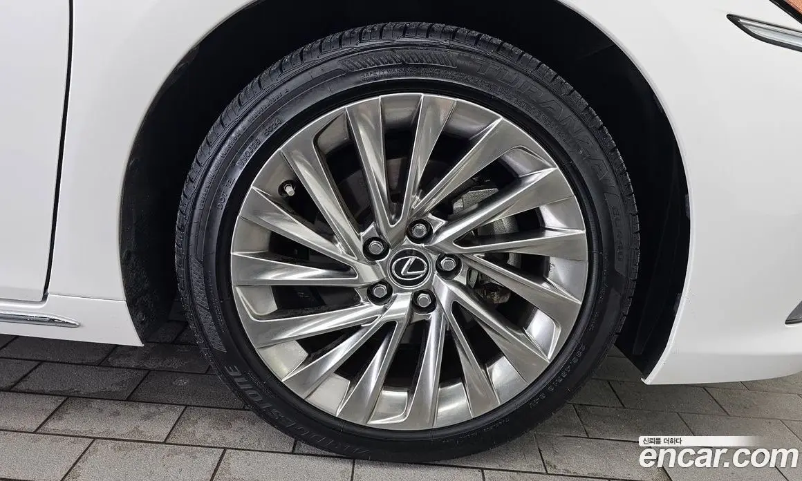 Lexus ES 2025 2.5 автомат (гидро), фото 7
