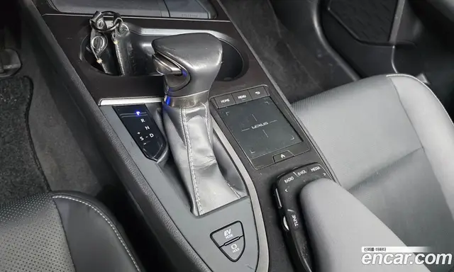 Lexus UX 2019 2.0 автомат (гидро), миниатюра 12