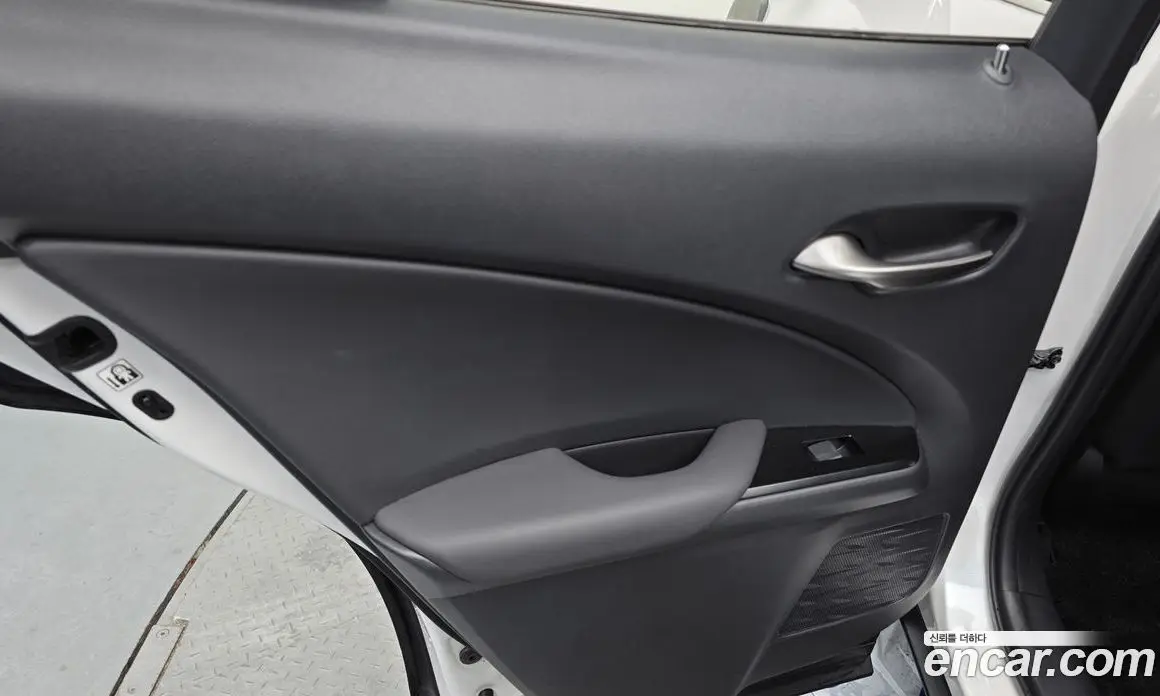 Lexus UX 2019 2.0 автомат (гидро), фото 15