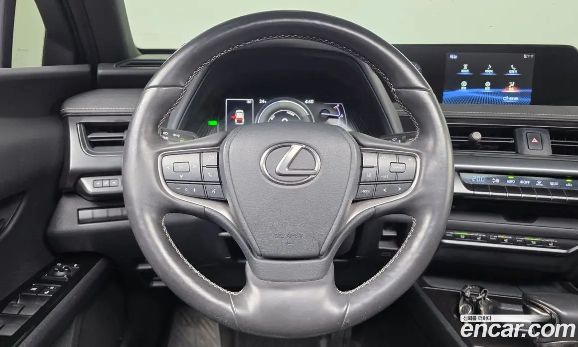 Lexus UX 2019 2.0 автомат (гидро), фото 19
