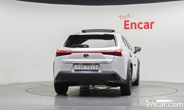 Lexus UX 2019 2.0 автомат (гидро), миниатюра 4